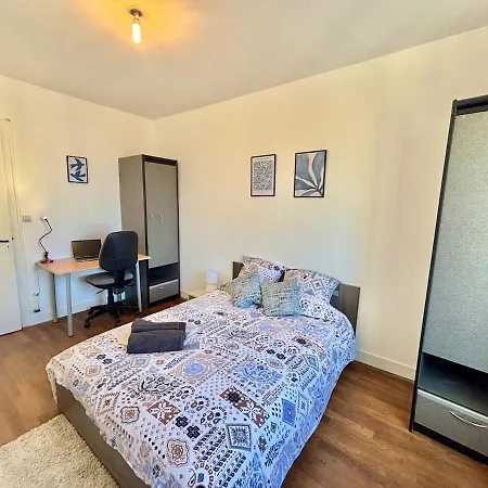 Grand T3 Lumineux En Centre