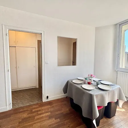 Grand T3 Lumineux En Centre * Laval (Mayenne)